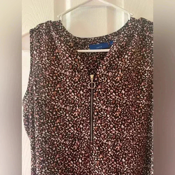 Woman’s APT.9 Tank Top Blouse - Picture 3 of 5